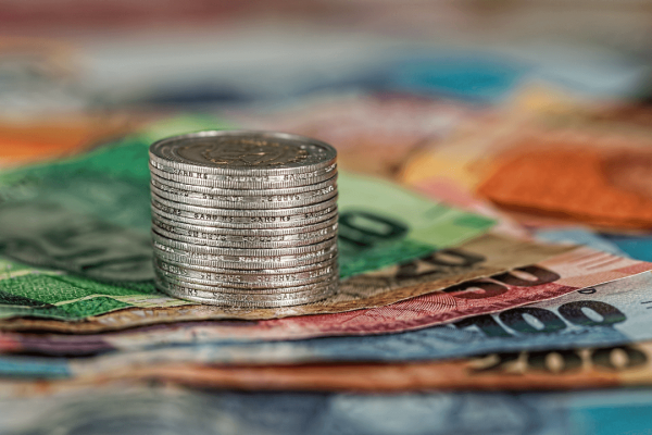 MMF upravuje globální ekonomický výhled, ale varuje před množstvím rizik