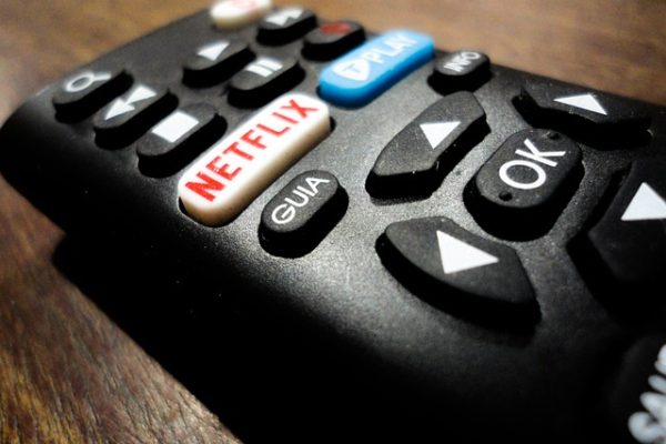 Růst předplatitelů Netflixu se po pandemické boomu zpomaluje, akcie se propadly o 11 %